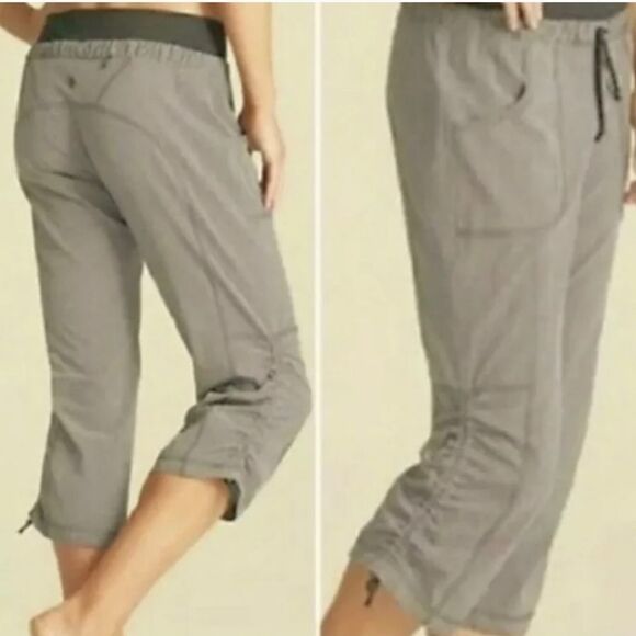 Athleta allegro ruched Capri pants EUC 8 - Picture 1 of 3